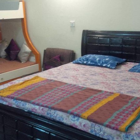 Maple Bed & Breakfast Hotel Noida Bagian luar foto